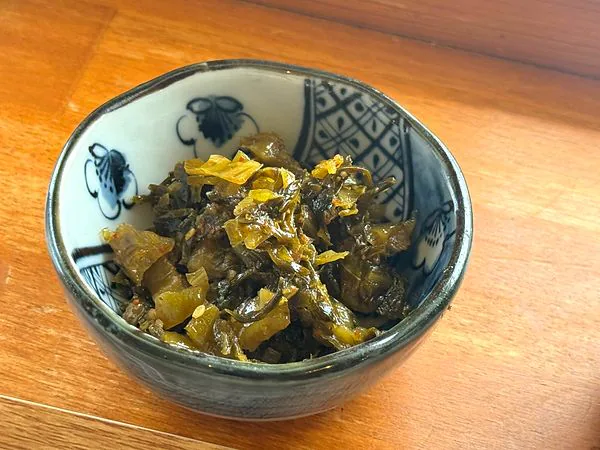 沖縄やまやの食べ放題メニューで楽しめる高菜