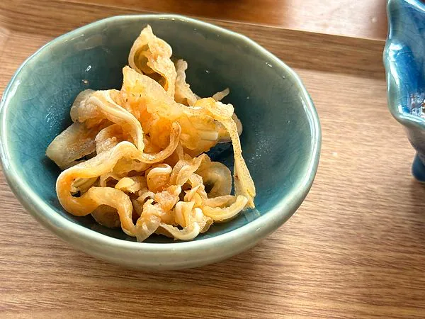 沖縄やまやの山の日限定定食に付いたミミガーの小鉢