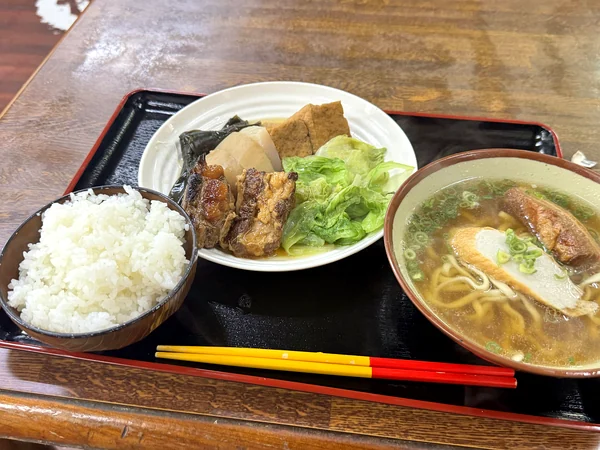 だるまそばの煮つけそばセット1,200円