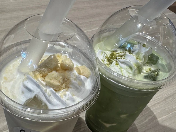 永遠の豆富屋の豆富塩ちんすこうバニラと豆富抹茶ラテ