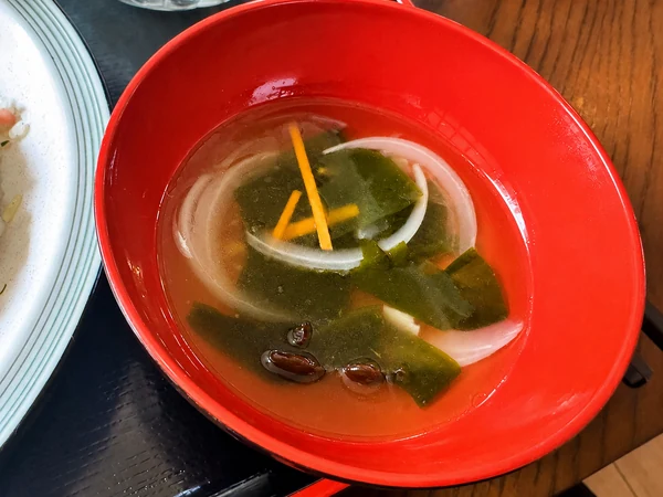 うとぅいむちのランチに付いた中華風のスープ