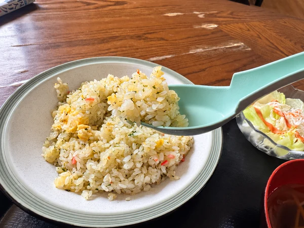 うとぅいむちの卵とハム、フーチバーが入ったチャーハンを実食