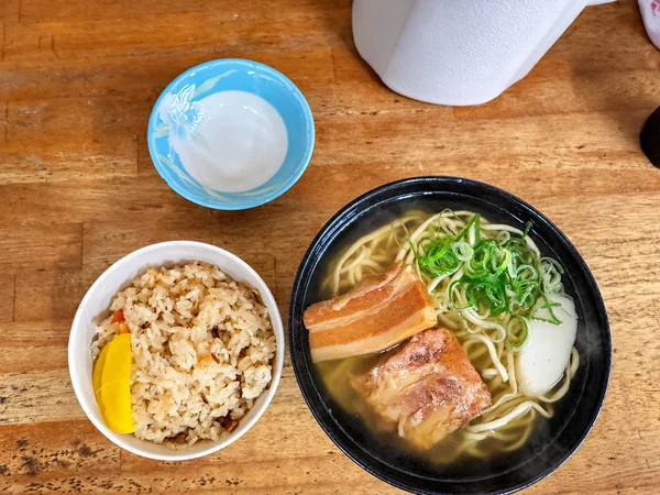 玉家そばの沖縄そばとジューシー