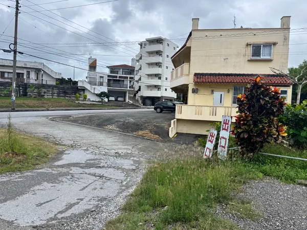 玉家そば_駐車場出口