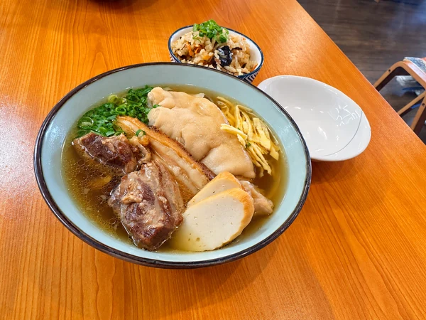 縁そばの沖縄そば