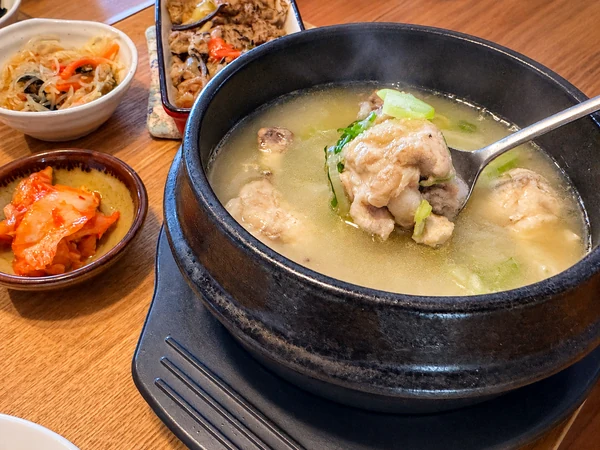 香り純豆腐サムゲタンの鶏肉